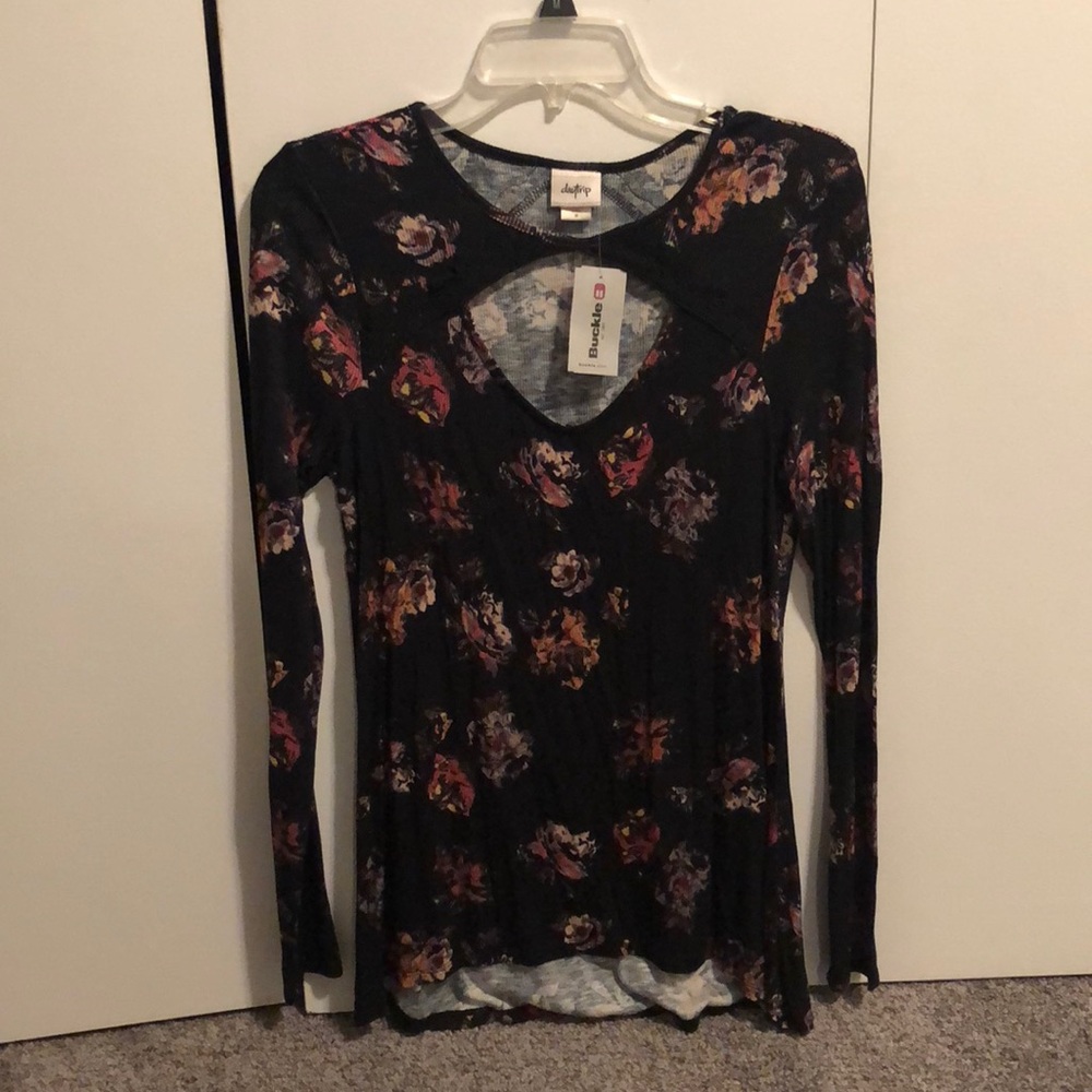 Keyhole long sleeved top